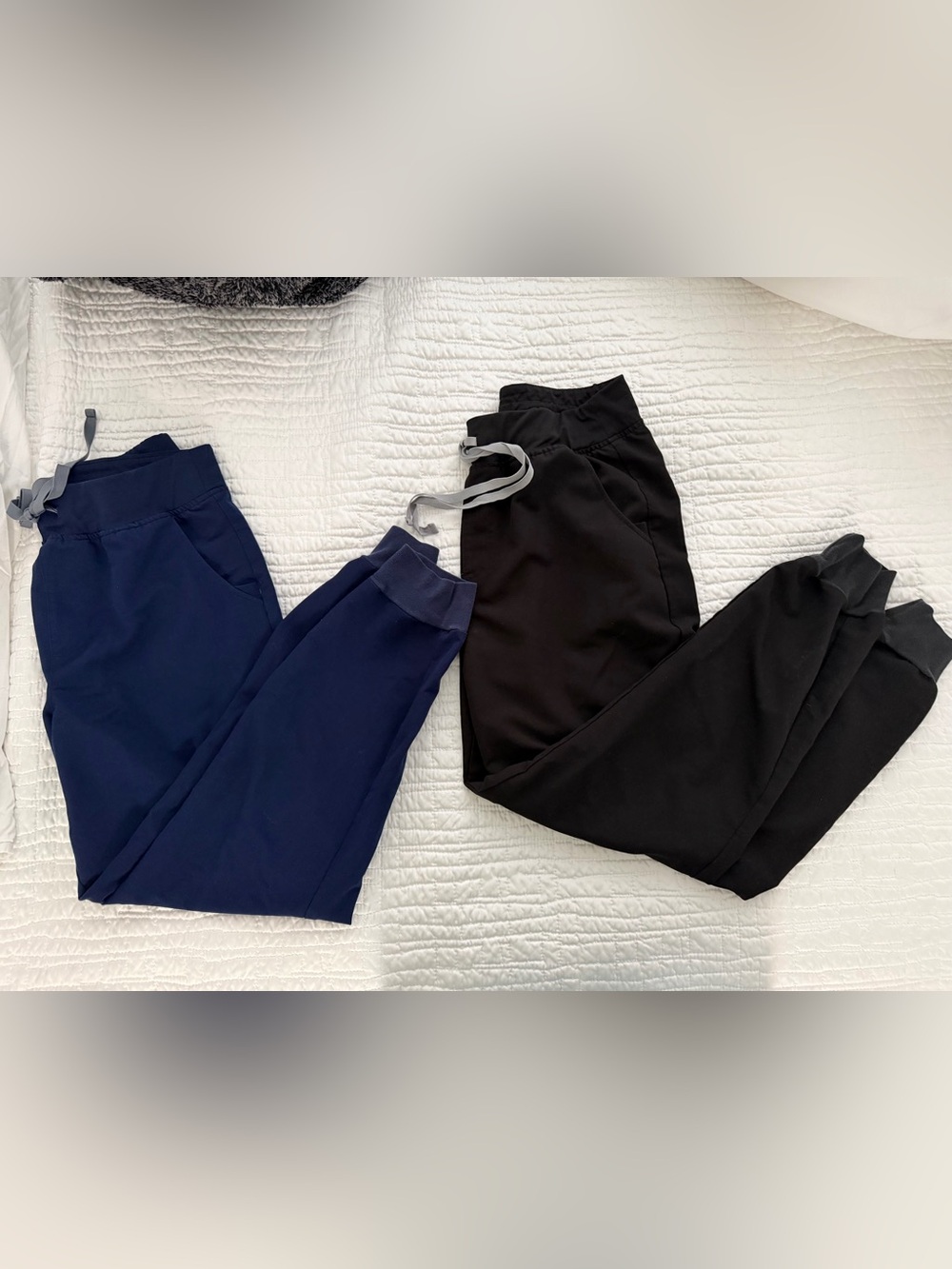 FIGS Black and Navy Zamora Joggers Size M (Set of Two)